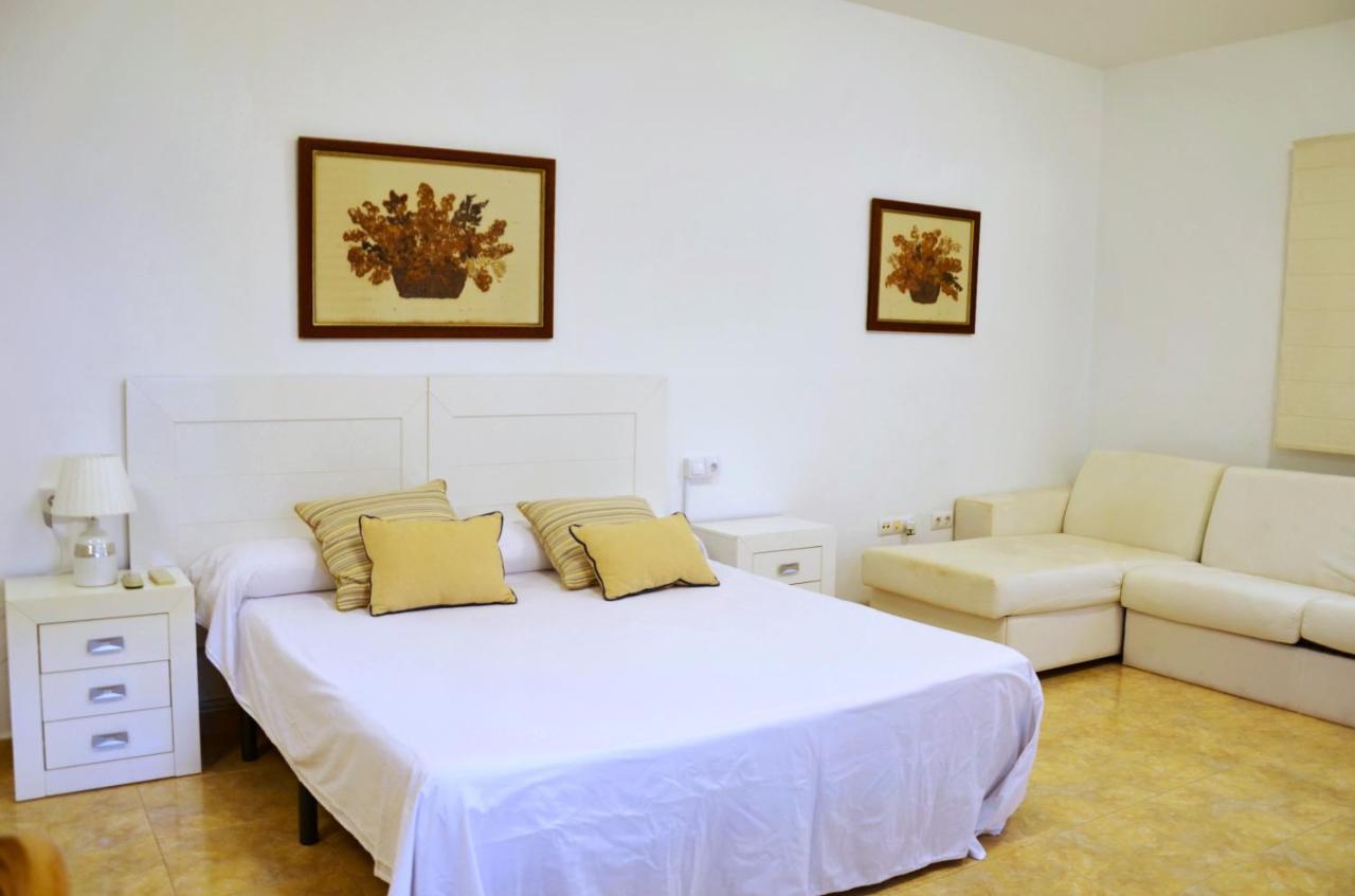 Cortijo Media Legua Hotel Vera Bagian luar foto